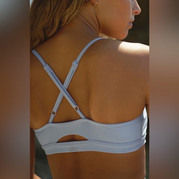 Alo Yoga High-Waist Airlift Legging and Airlift Intrigue Bra in Chalk Blue - Picture 9 of 12